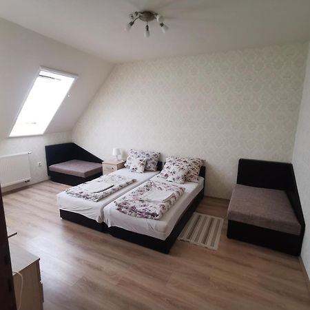 Tiszakanyár Village Garden Family Guest House מראה חיצוני תמונה