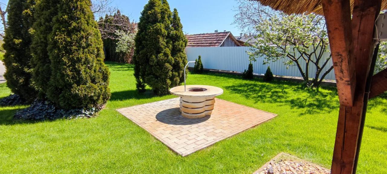 Tiszakanyár Village Garden Family Guest House מראה חיצוני תמונה