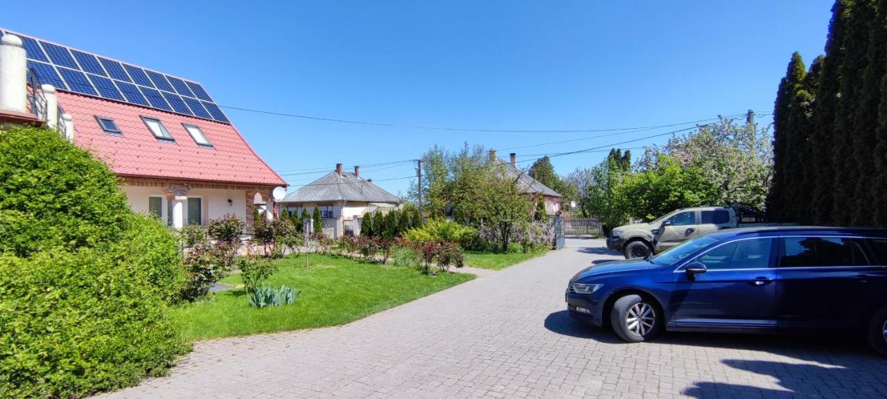 Tiszakanyár Village Garden Family Guest House מראה חיצוני תמונה