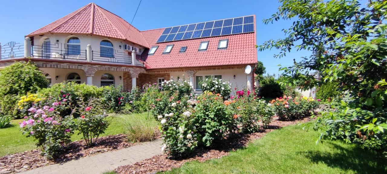 Tiszakanyár Village Garden Family Guest House מראה חיצוני תמונה
